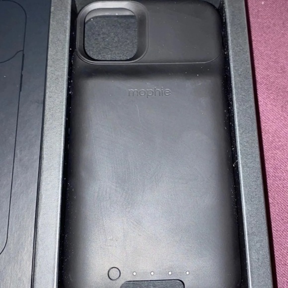 MOPHIE IPHONE CHARGER CASE - Picture 3 of 3